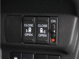 ◆両側電動スライドドア◆狭い駐車場でも乗り降りが楽々♪お子様が隣の車にドアを当ててしまう心配もございません!小さなお子様連れの方もこれで安心。