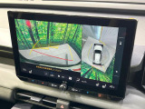 【パノラミックビューモニター】専用のカメラにより、上から見下ろしたような視点で360度クルマの周囲を確認することができます☆死角部分も確認しやすく、狭い場所での切り返しや駐車もスムーズに行えます。