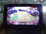 バックカメラ搭載で駐車時のサポートをします。