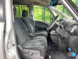 運転席シート廻りは使用感も少なく、良好な状態となっています。丁寧に使われていたことがよくわかりますね。