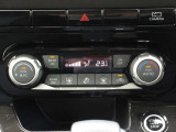 オートエアコンですので、車内を快適な空間に出来ます ♪