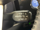 【レーダークルーズコントロール】高速道路での長距離走行が楽に!!自動で速度を保つクルーズコントロールが、衝突軽減システムと連携し、前方の車両を感知して車間を保つように速度調節してくれます!!