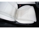 二列目シートはキャプテンシートになっており、後席も優雅にドライブできます。