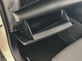 グローブBOXには沢山収納できます。