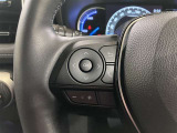 ステアリング左側のスイッチになります。ハンズフリーや音量等の操作が手元でできますので運転の妨げにならないので安心して運転できます。