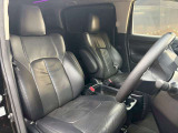 運転席も広々としており運転しやすい環境を実現しています☆
