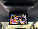 【フリップダウンモニター】付き☆後部座席に座りながら大画面でTVやDVDをお楽しみいただけます♪
