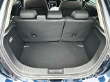 荷室は広くたくさんの日用品のお買い物をお載せできてレイアウト次第で用途が盛りだくさんです。