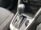 アクセルペダルを踏み込む量や速さに応じて変速パターンをし、人馬一体の運転感覚を発揮してくれる6速オートマ!