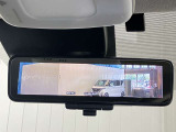 【スマートルームミラー】ルームミラー上に車体後方カメラの映像を映し出すことで車内定員、荷物状況に影響をうけません★たくさん乗せても、たくさん載せても、後方視界すっきりのインテリジェントルームミラー★