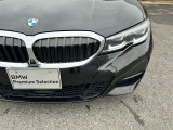 また、BMW正規認定中古車は、エマージェンシーサービスが自動付帯。24時間365日、皆様のカーライフをサポート致します。確かな安心のうえで、「駆けぬける歓び」をご堪能ください。