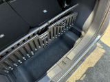 トランク下には大きな収納スペースが有りさらにたくさんの荷物が積めます