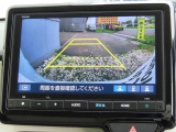 リアワイドカメラシステム!従来の視野に加えて、後方側方を約180&deg;まで見えるワイドビューと、後方を真上から見たような視野で駐車時などに便利なトップダウンビューの3つの視野があります!