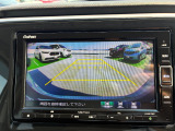 バック駐車が苦手な方や、初めてのお車で不安な方でも後方をナビ画面に映してくれるので、ラクラク停められます。