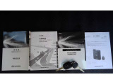 点検記録簿や車両の説明書も完備◎ 緊急時の対応やスイッチ類の使い方等、いざという時にしっかり確認できるので重宝します♪