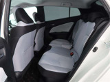 ゆとりある広々とした車内空間は、ドライブを始め買い物やレジャーなど、幅広く活躍します。一人でもみんなとでもお出かけを楽しみましょう!