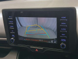 駐車が苦手な方でも安心のバックガイドモニター搭載。 後方の映像をクリアに表示し、ガイドラインで車庫入れや縦列駐車をしっかりサポート。毎日の運転がぐっとラクになります。