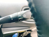 【オートライト】車外の明るさを検知して、自動的にヘッドライトを点灯してくれます♪トンネルを走行する際にも、自動的に点灯してくれて便利な装備の1つです♪