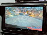 【バックカメラ】運転席から画面上で安全確認ができます。駐車が苦手な方にもオススメな便利機能です。