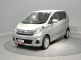 【ナナメ左前】視界が広く、車両感覚がつかみやすい設計。運転に不慣れな方でもリラックスしてドライブに出発できます。