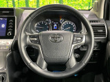 【純正革巻きステアリング】上質な革を使用することで、手にしっかり馴染みとても運転しやすいハンドルです♪