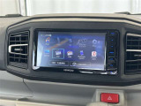 ブルートゥースに接続することにより、スマホに入ったお気に入りの音楽を車内で楽しむことができます♪あると本当に便利な機能になっています!