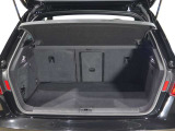 日常使いからレジャーまで活躍するラゲッジスペース。奥行きがあり荷物をたっぷり積み込めます。