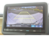 バックカメラが装備されており、後方の安全確認はもちろんのこと狭い場所での駐車や雨の日・夜間など視界の悪いコンディションでのストレスの軽減にもなります!