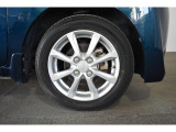 14インチアルミホイール/タイヤサイズは155/65R14です