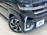 【LEDヘッドライト】悪天候や夜間走行時も良好な視界を確保し安心して運転できる高輝度LEDヘッドライトを装備!点灯速度が早く、消費電力も抑えられています。