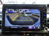 ギヤをRに入れるとナビの画面に後ろの映像が映るリヤカメラ付!後退時の安全確認やコンディションの悪い視界でもカラーバックモニターがドライバーをサポート☆☆☆