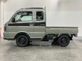 キャビンが広めなので、工具や小物も車内に置きやすく実用性がいいです。