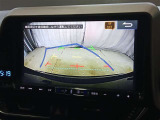 駐車が苦手な方でも安心のバックガイドモニター搭載。 後方の映像をクリアに表示し、ガイドラインで車庫入れや縦列駐車をしっかりサポート。毎日の運転がぐっとラクになります。