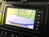 【バックカメラ】駐車時に後方がリアルタイム映像で確認できます。大型商業施設や立体駐車場での駐車時や、夜間のバック時に大活躍!運転スキルに関わらず、今や必須となった装備のひとつです!