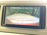 【バックカメラ】駐車時に後方がリアルタイム映像で確認できます。大型商業施設や立体駐車場での駐車時や、夜間のバック時に大活躍!運転スキルに関わらず、今や必須となった装備のひとつです!