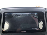 バックモニターを装備しています。駐車時に後方が影像で確認できるので、車庫入れの苦手なお客様や夜間のバック時に大活躍!いまや必須となった装備ですね。