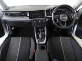 Audiのインテリアはエクステリア同様、優れたデザイン性とクオリティ、そして機能性を兼ね備えております。