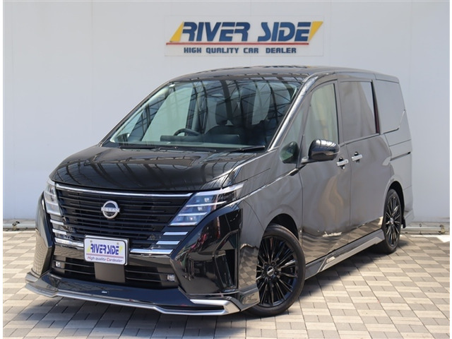 セレナ 1.4 e-POWER ハイウェイスターV AWINフルエアロ RAYZ18AW