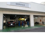自社工場完備!ご納車前の整備も、ご納車後の点検、車検、修理等もお任せください☆