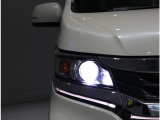 ヘッドライトはより遠くが照らせるディスチャージヘッドライト『HID』となっています!これで夜道も雨天時も安心です。
