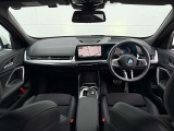 BMW Premium Selection 江戸川は、約20台の展示スペースがあり、常時新車拠店より厳選された認定中古車が続々と入庫しております。