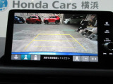 バックカメラの画像です。ガイドラインがスムースな車庫入れをサポートいたします。車庫入れの安心感がアップしますね。