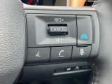 【プロパイロット】高速道路でドライバーに代わってアクセル、ブレーキ、ステアリングを自動制御します。