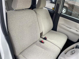 【運転席】座り心地が良いシートなので長時間の運転でも快適にお過ごしいただけます。新品のフロアマットのご注文も可能です。掲載箇所以外にご希望の写真がございましたらお気軽にお問い合わせ下さい。