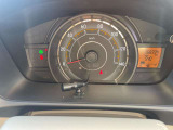 整備スタッフは国家資格を持つプロの整備士です。車検の受入/中間/完成検査と保安基準発行のすべても自社で行います。