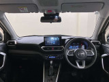 機能性あふれる運転席周りになっています。スイッチ類もとても使いやすく快適に運転できます♪