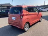 プライバシ-ガラスが装備されています。外を見るときは気にならずに、後方車両から車内が見えにくい設計です。