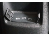USBソケットがついていますのでコードを繋げばスマートフォンなどの充電が出来ます!オーディオソース USB 対応しております。