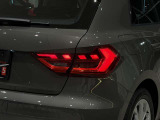 Audiは創業者であるホルヒの「いかなる時代においても第一級の素材を用い、操縦安定性に優れ、さらに進歩的なクルマの製造を目指す」という考え方に則り、こだわり抜かれたインテリアを目指しています。