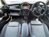 ◆LIBERALAは、輸入車選びの新たなスタイルを提案するインポート・セレクト・ブランドです。オーナー様となる方がクルマから直接感じる感性を第一にした、最良の一台との出会いをコーディネートいたします。